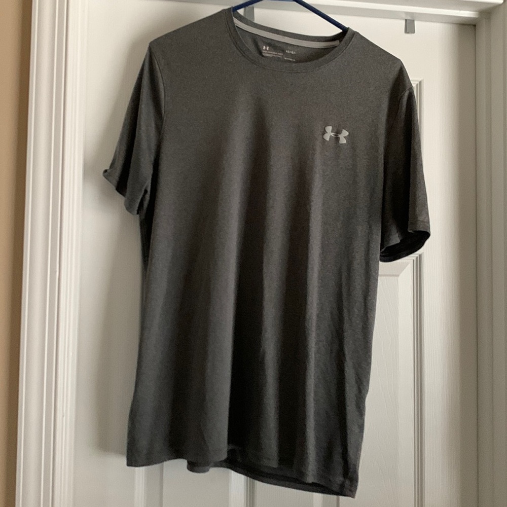 Under armor, gray T-shirt, size large